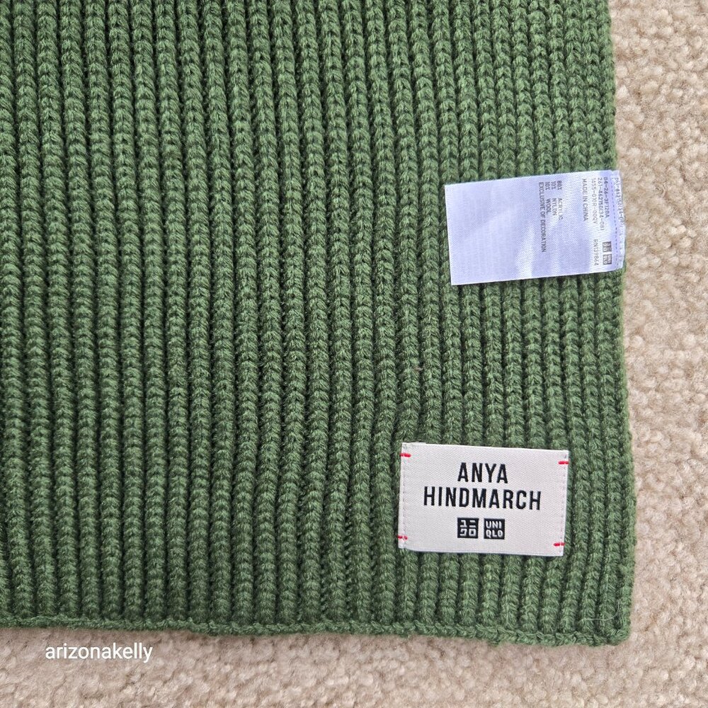 Anya Hindmarch x Uniqlo Heattech Knit Scarf Green - Picture 5 of 7